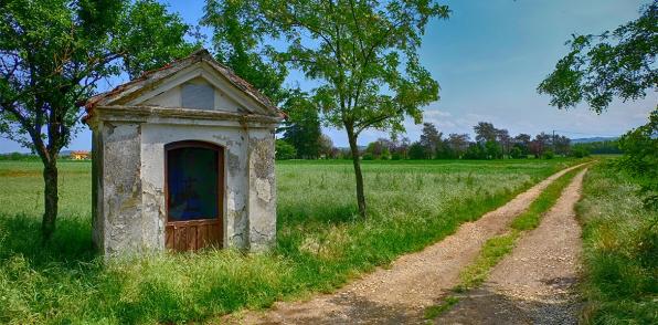 Cappelletta votiva nella campagna di  Bettole di Pozzolo